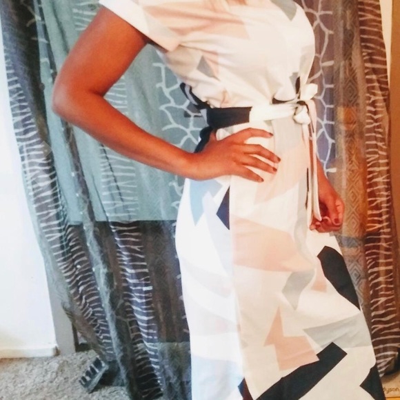 Geometric short sleeve midi dress - Picture 3 of 6